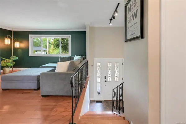 Esquimalt, BC V9A 4M8,889 McAdam Pl