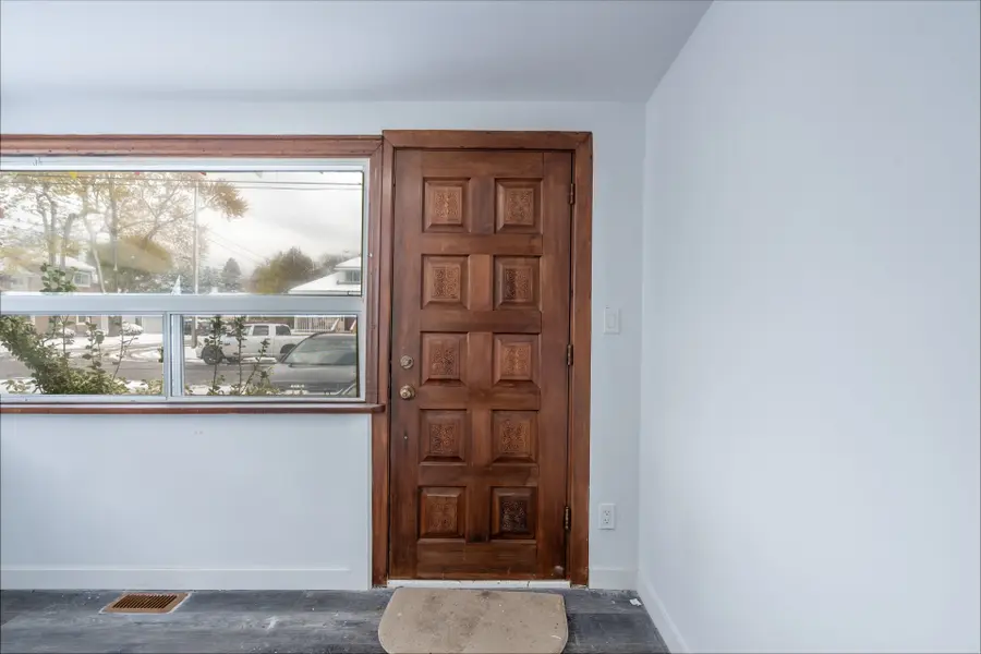 4550 HOMEWOOD AVE, Niagara Falls, ON L2E 4X8