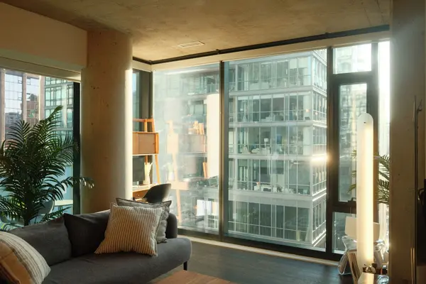 Toronto C01, ON M5V 0M6,11 Charlotte ST #902