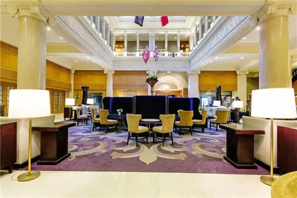 Toronto C08, ON M5E 1S5,22 Leader LN #527