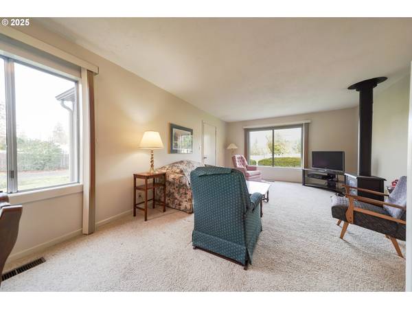 Lyons, OR 97358,46280 LYONS MILL CITY DR