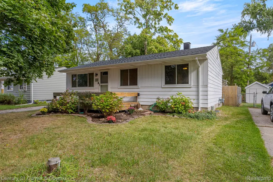3174 Roselawn ST, Commerce Twp, MI 48390