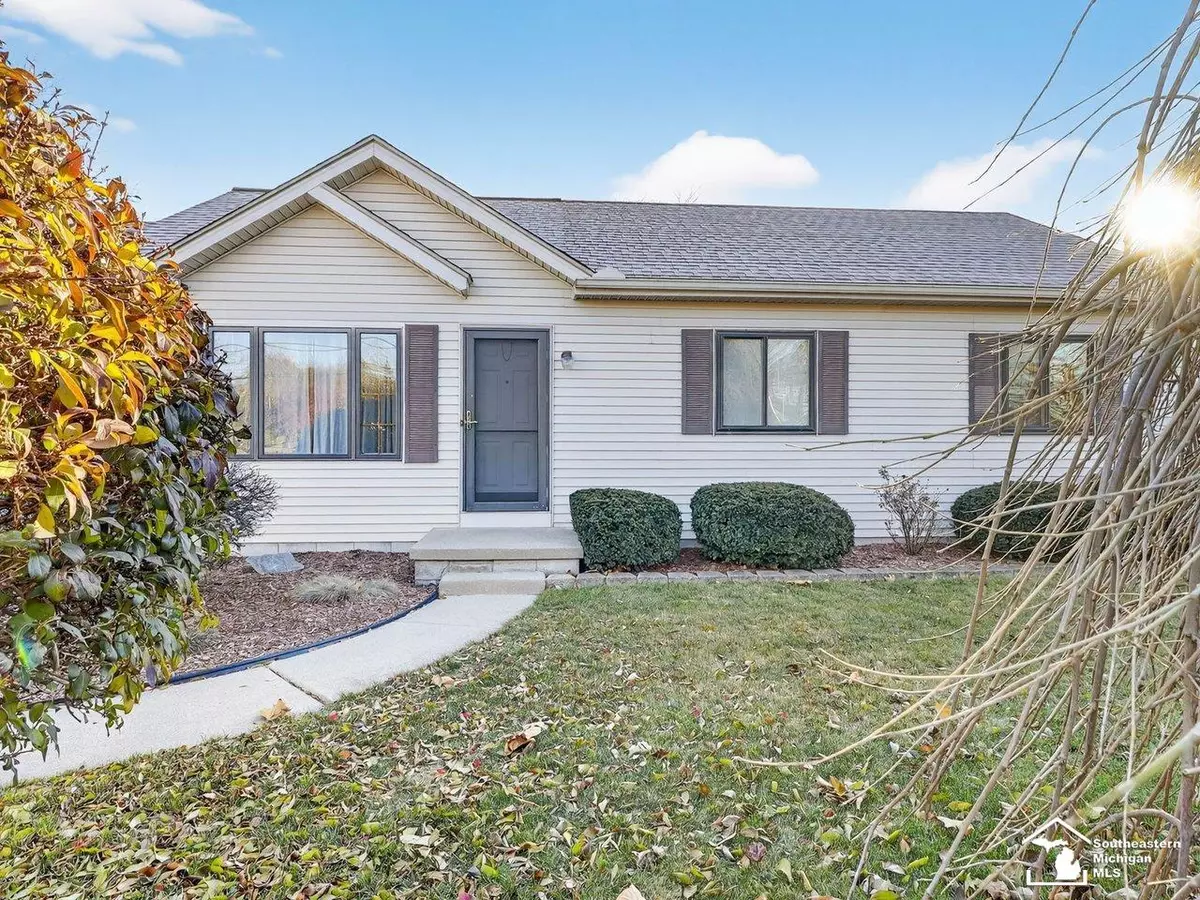 Lambertville, MI 48144,7010 Douglas RD