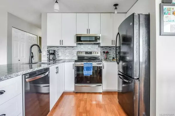 Campbell River, BC V9W 1A2,27 Island Hwy S #1204