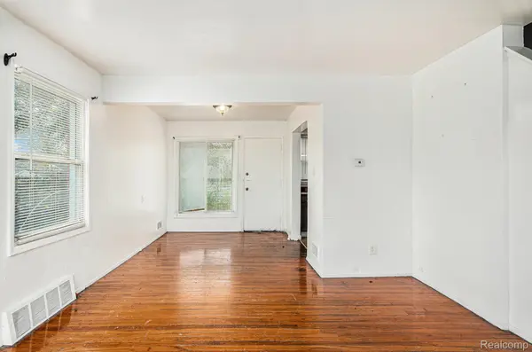 Detroit, MI 48221,19439 Wyoming AVE