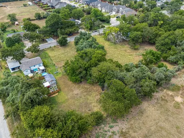 Weatherford, TX 76086,305 E Hickory Lane