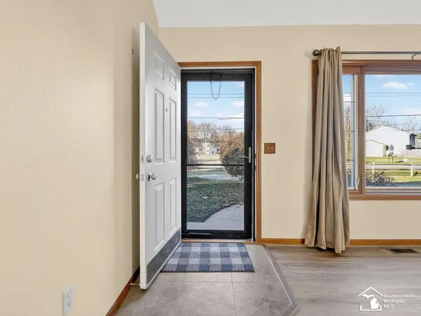 Lambertville, MI 48144,7010 Douglas RD