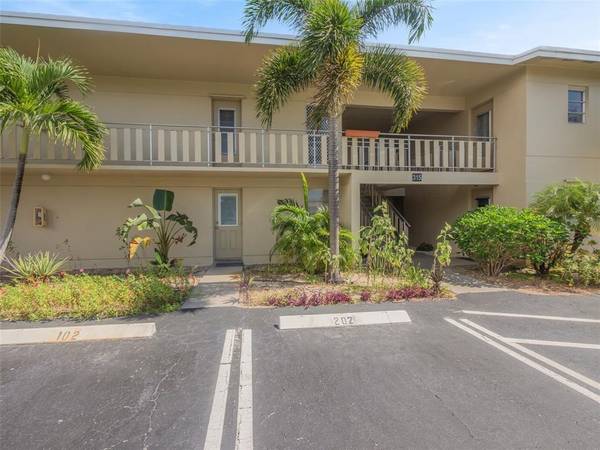 315 Circle Dr #201, Boynton Beach, FL 33435