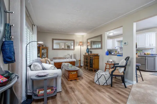 Kitchener, ON N2A 1V6,302 Ross AVE