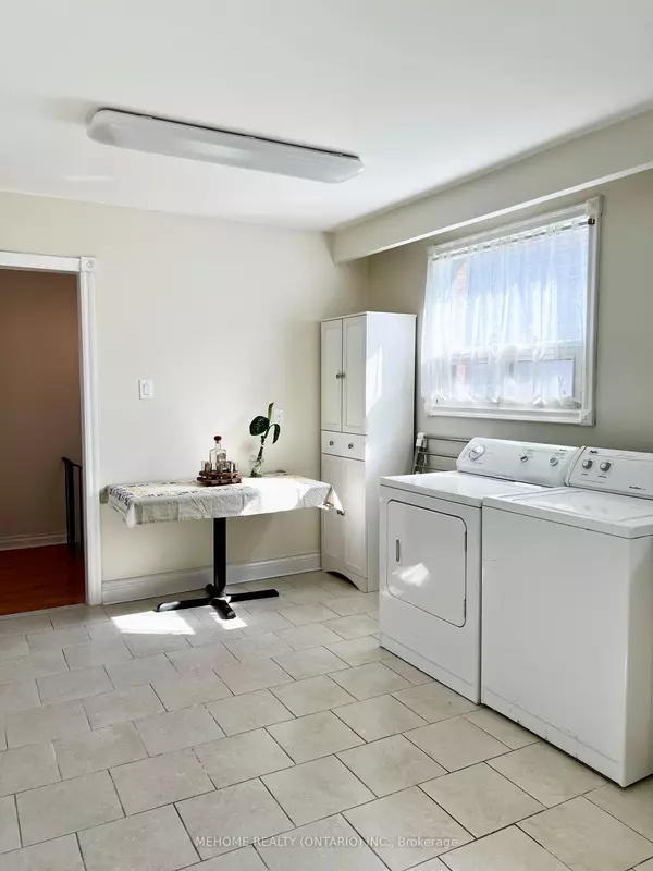 Toronto C15, ON M2J 3X1,126 Edmonton DR #Upper