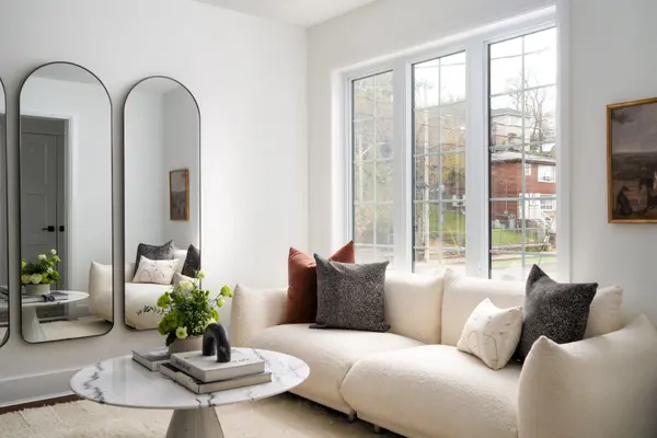 Toronto W02, ON M6H 4G6,124 Lightbourn AVE