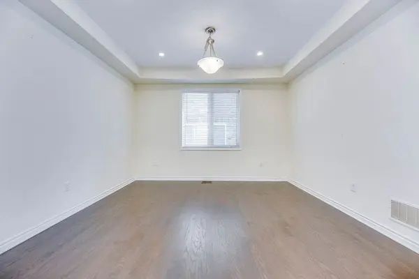 Caledon, ON L7C 4E4,52 Portman ST