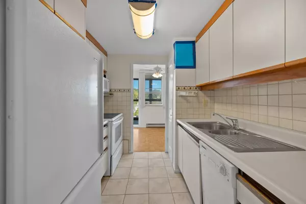 Kingston, ON K7M 1K1,2 Mowat AVE #501