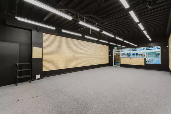 Country Place - Pineglen - Crestview And Area, ON K2E 1A3,43 Roydon PL #3