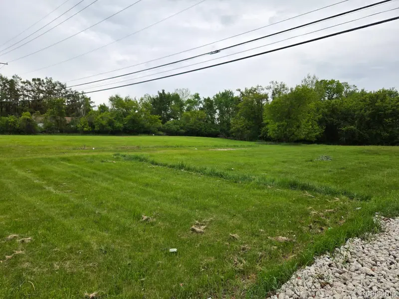 7585/7548 Pontiac Trail, West Bloomfield Twp, MI 48323