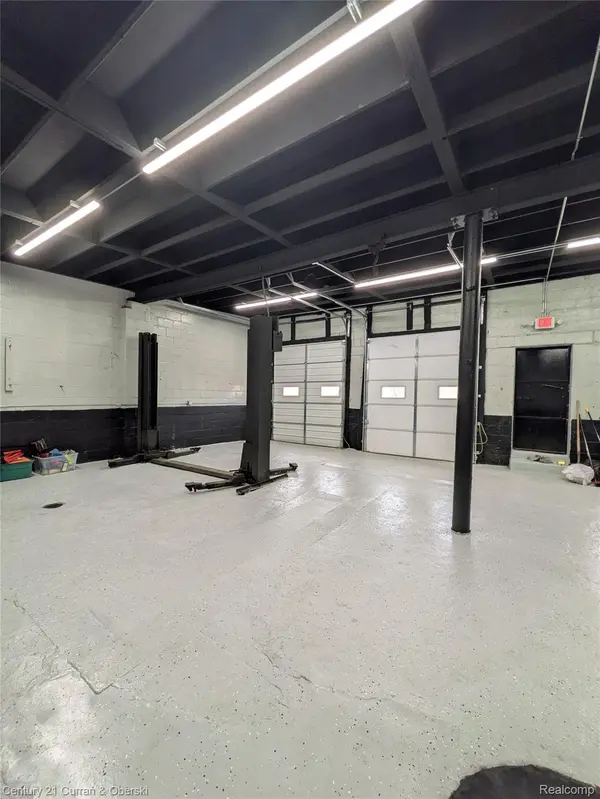 Detroit, MI 48227,16121 Plymouth RD