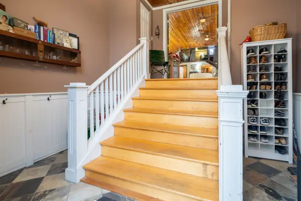 Strathroy-caradoc, ON N7G 1G5,50 High ST W