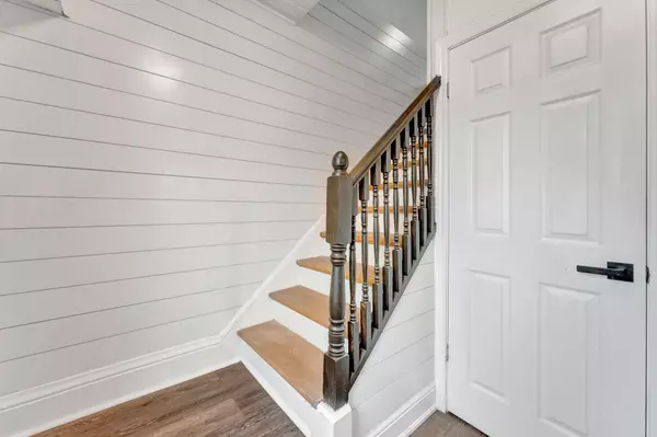 Haldimand, ON N0A 1H0,16 John ST