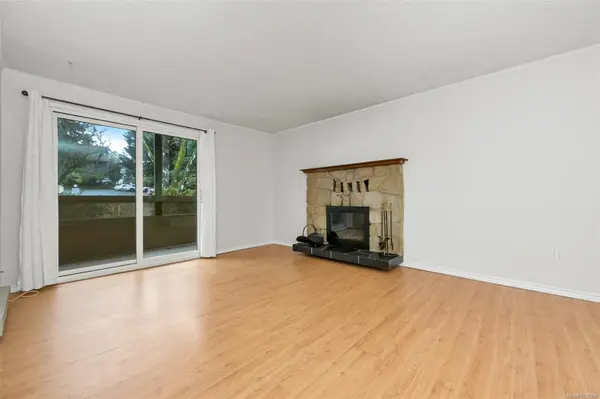 Saanich, BC V8X 4R8,1010 Bristol Rd #204