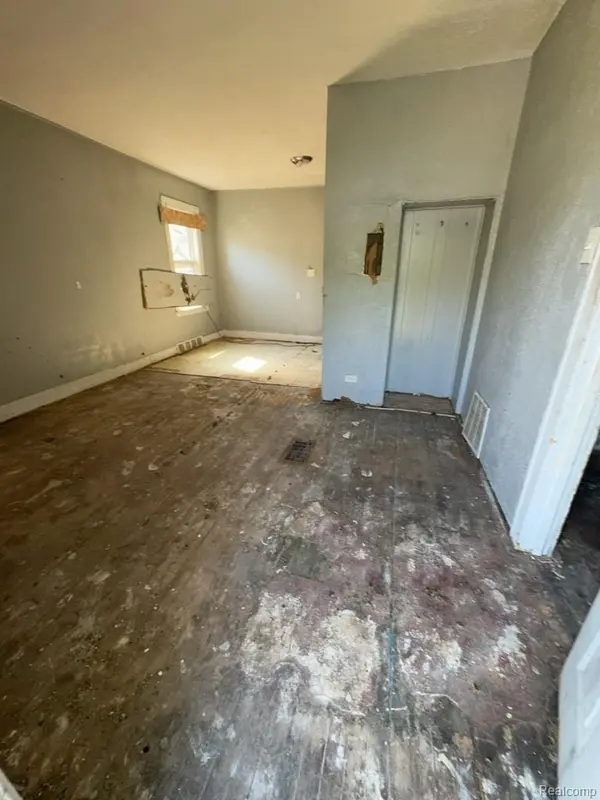 Detroit, MI 48235,19751 Oakfield ST