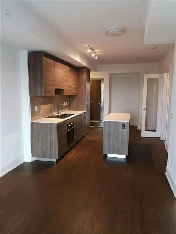 Toronto C02, ON M5S 1T8,200 Bloor ST W #1707