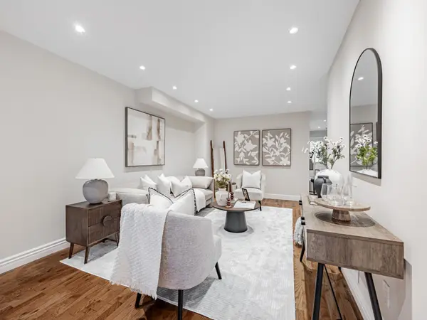 Whitby, ON L1N 9C8,10 Bassett BLVD #225