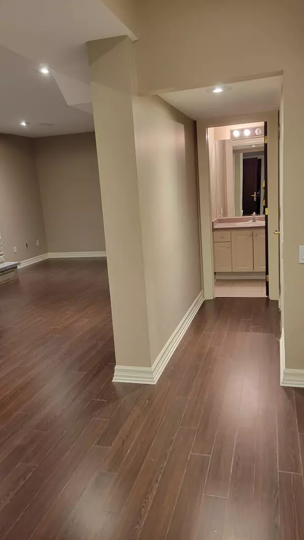 Richmond Hill, ON L4C 0C6,50 Direzze CT