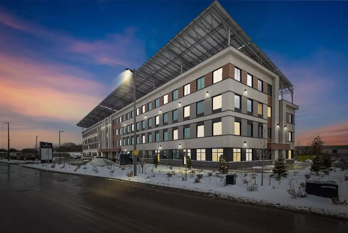 Aurora, ON L4G 4B7,35 Sunday DR #206