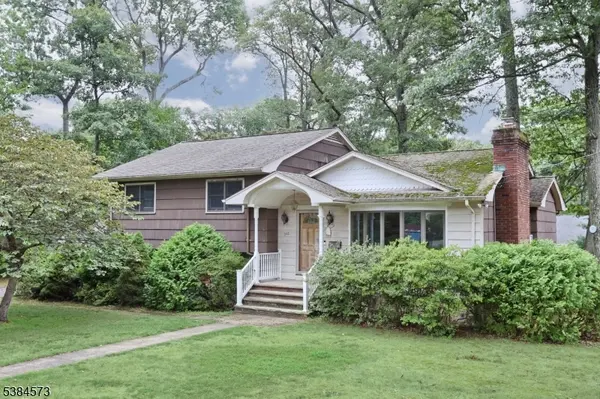 348 Cornell St, Wyckoff Twp., NJ 07481