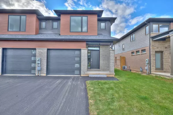 Niagara Falls, ON L2H 3T3,7429 MATTEO DR