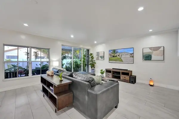 Pembroke Pines, FL 33029,20725 NW 3rd St