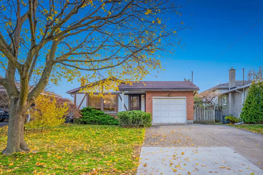 5 Rene LN, St. Catharines, ON L2P 3L3