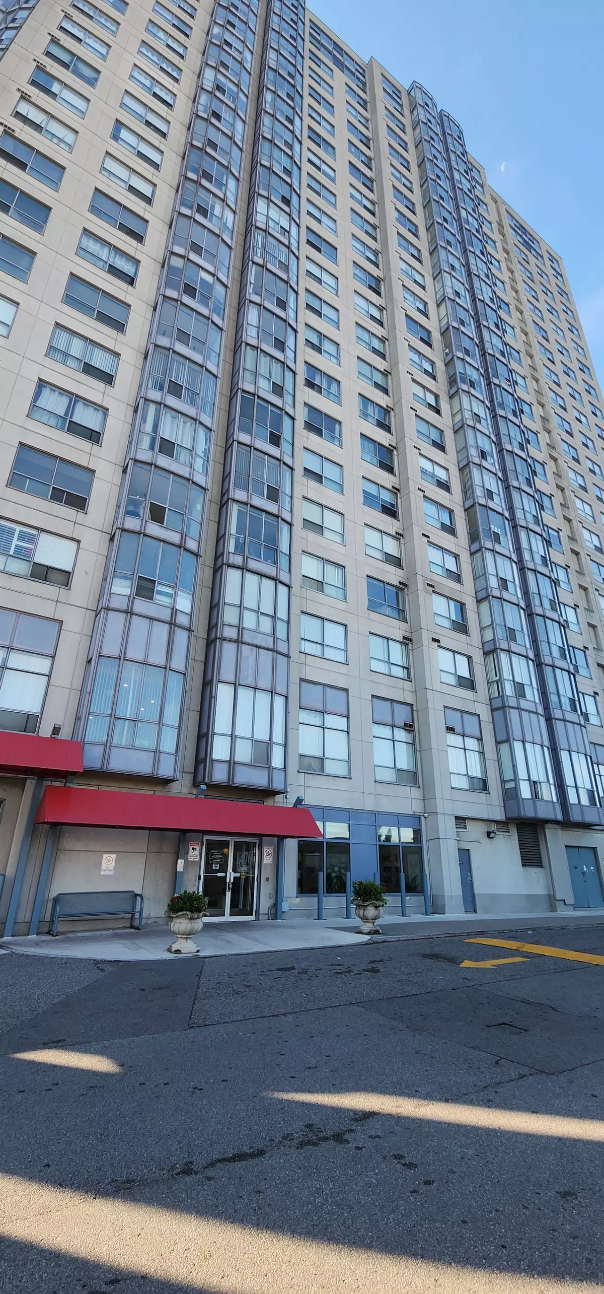 Toronto E04, ON M1P 4Z4,1470 Midland AVE #909