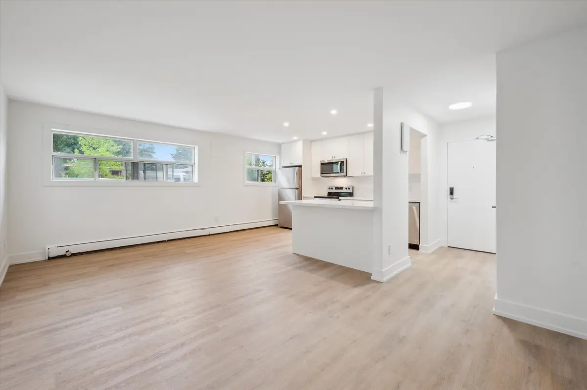 Guelph, ON N1E 1A9,10 Glenbrook DR #104