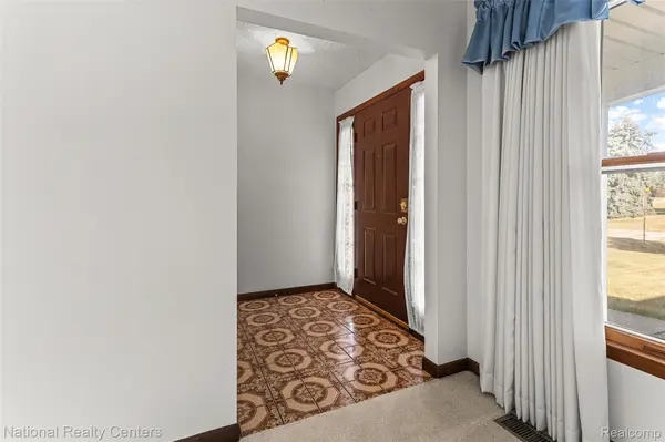 South Lyon, MI 48178,12518 Clover LN