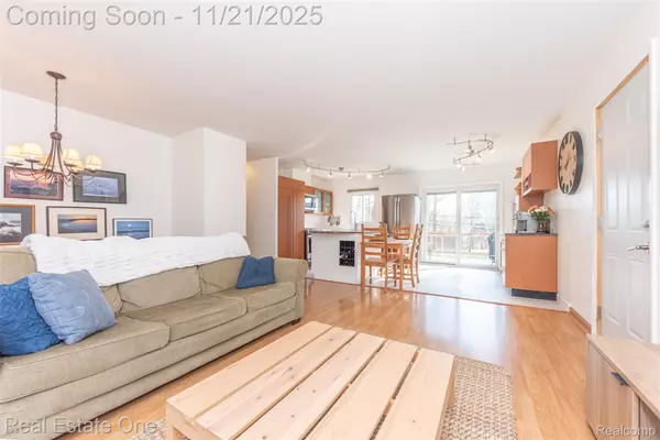 South Lyon, MI 48178,417 Lyon CT