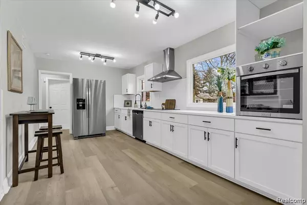 Detroit, MI 48235,19909 Hartwell ST