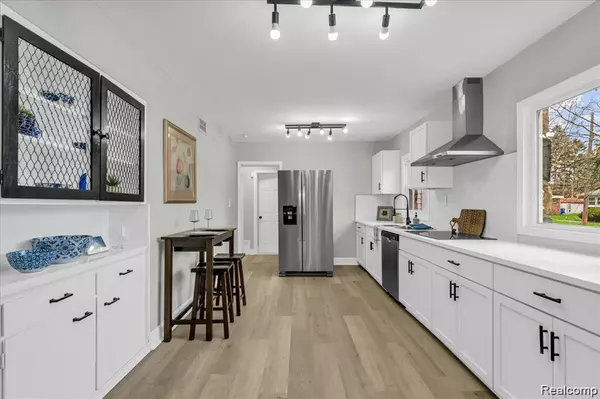 Detroit, MI 48235,19909 Hartwell ST