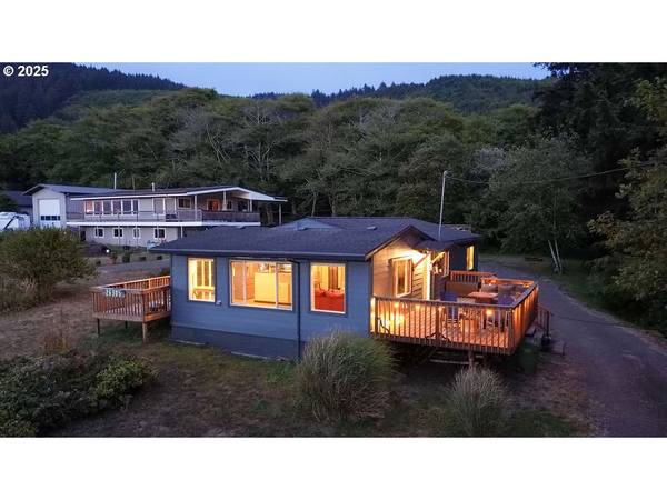 26305 SANDLAKE RD, Cloverdale, OR 97112