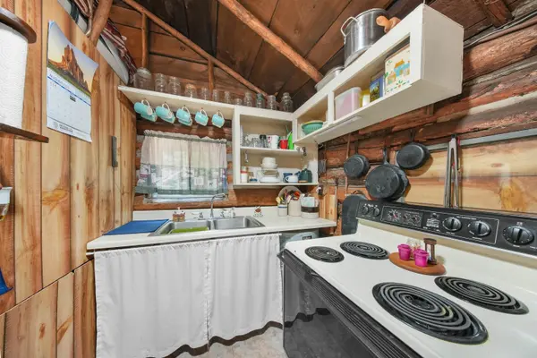 Fife Lake, MI 49633,11555 Glossinger RD