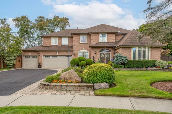 37 Leah CRES,  Ajax,  ON L1T 3J2