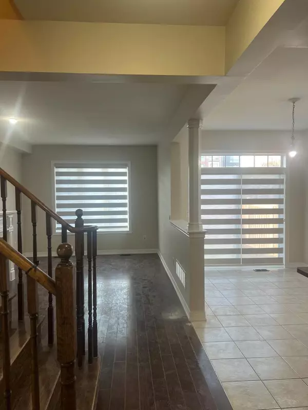 Brampton, ON L7A 0B5,10 Dufay RD #Upper