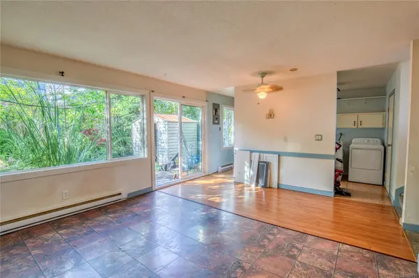 Nanaimo, BC V9R 1A8,507 Ninth St #30