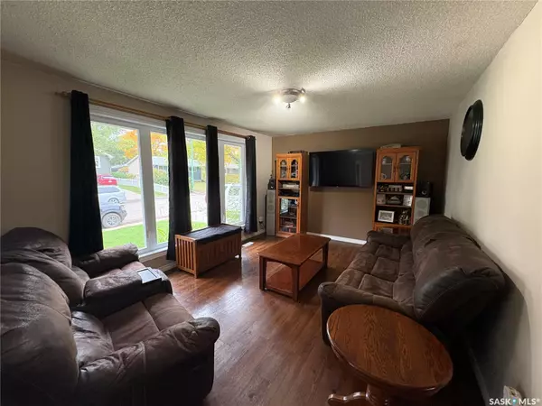 Regina, SK S4R 5M5,5532 2nd AVENUE N