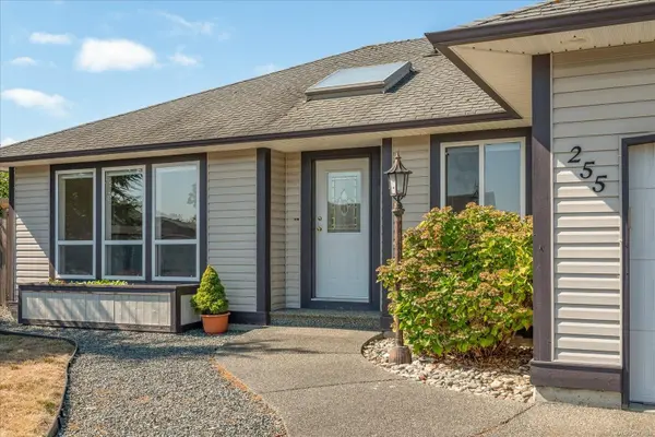 Parksville, BC V9P 2W7,255 Strawberry Cres