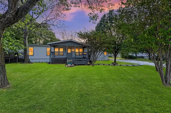 Lillian, TX 76061,5400 Becky Drive