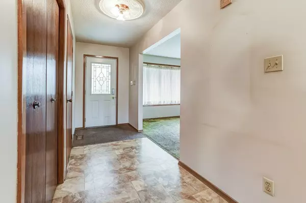 Oshawa, ON L1H 8E7,330 Cumberland CT