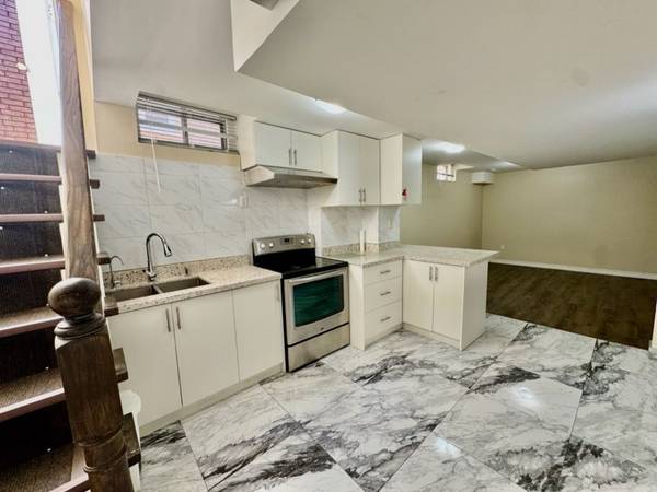 Brampton, ON L6Y 4Z4,3 Carrie CRES