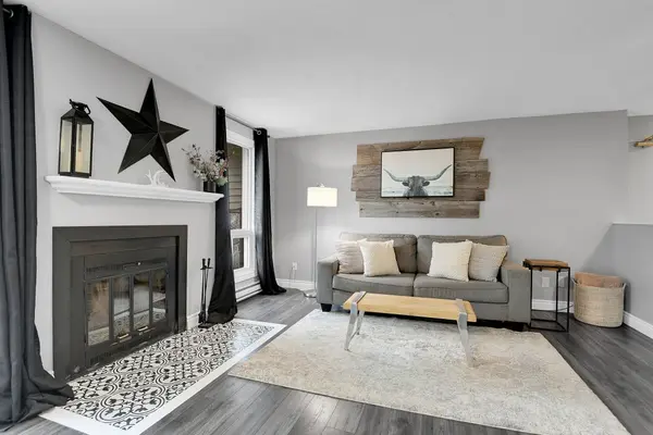 Barrhaven, ON K2J 2K4,20 Sweetbriar CIR ##6