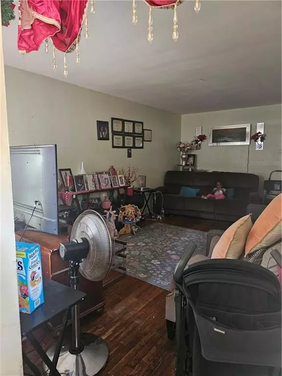 Brooklyn, NY 11236,583 East 86th ST